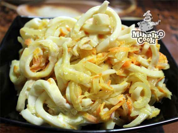 Салаты с кальмарами – 82 вкусных рецептов с фото, простые рецепты салатов с кальмарами